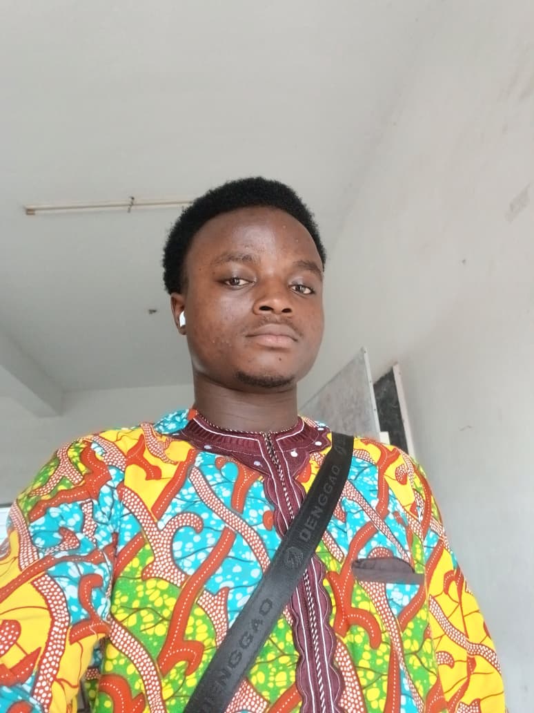 Portrait de Eric ALOWANOU